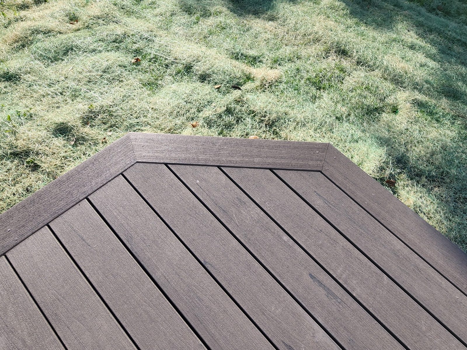 Mitered picture-frame corner detail of the composite deck